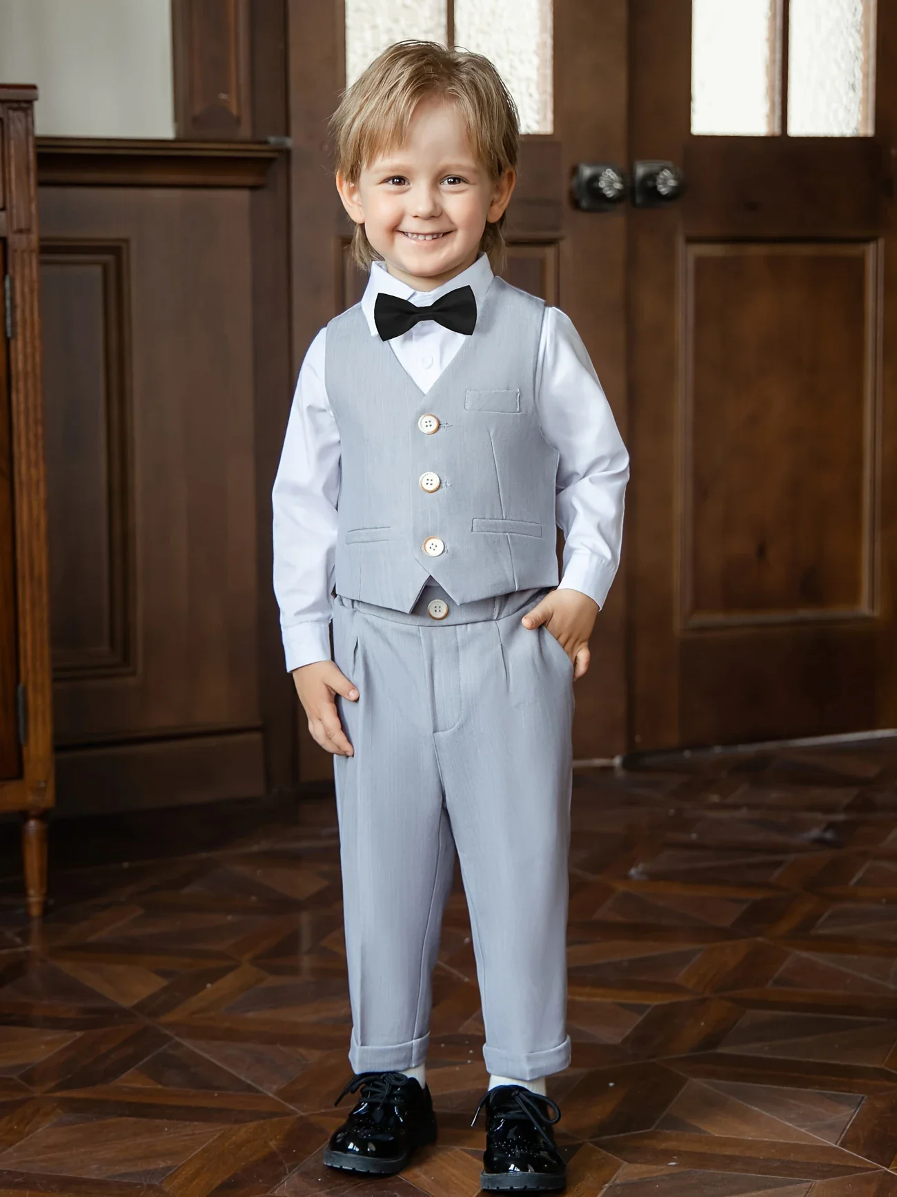 Boys Formal Gray Jacket Vest Pants Bowtie 4Pieces Wedding Birthday Photography Suit Kids Piano Host Speech Performance Costume