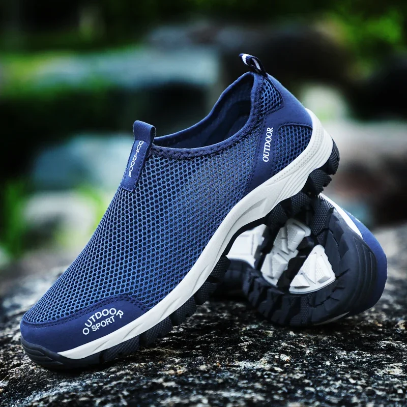 Men Aqua Shoes Water Anti-slip Men's Wading Shoes Beach Outdoor Male Sneakers Summer Breathable Shoes Lightweight