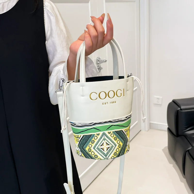 

Stylish Trendy Fashionable Clutch Bag Mini Simple Vintage Design For Women With Letter Logo And Crossbody Strap