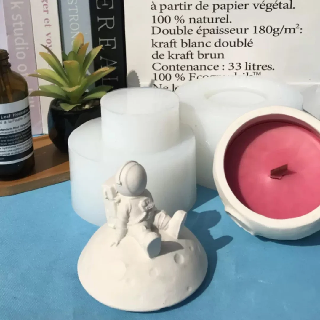 Astronaut Ashtray With Lid Candle Cup Aromatherapy Gypsum Silicone Mold Cement Concrete Storage Box Moulds