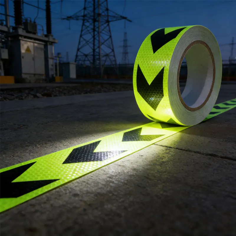 

1 шт., ночные предупреждающие полосы безопасности, стрелы для направления автомобиля, светоотражающая лента высокой видимости, светоотражающая лента для канала безопасности