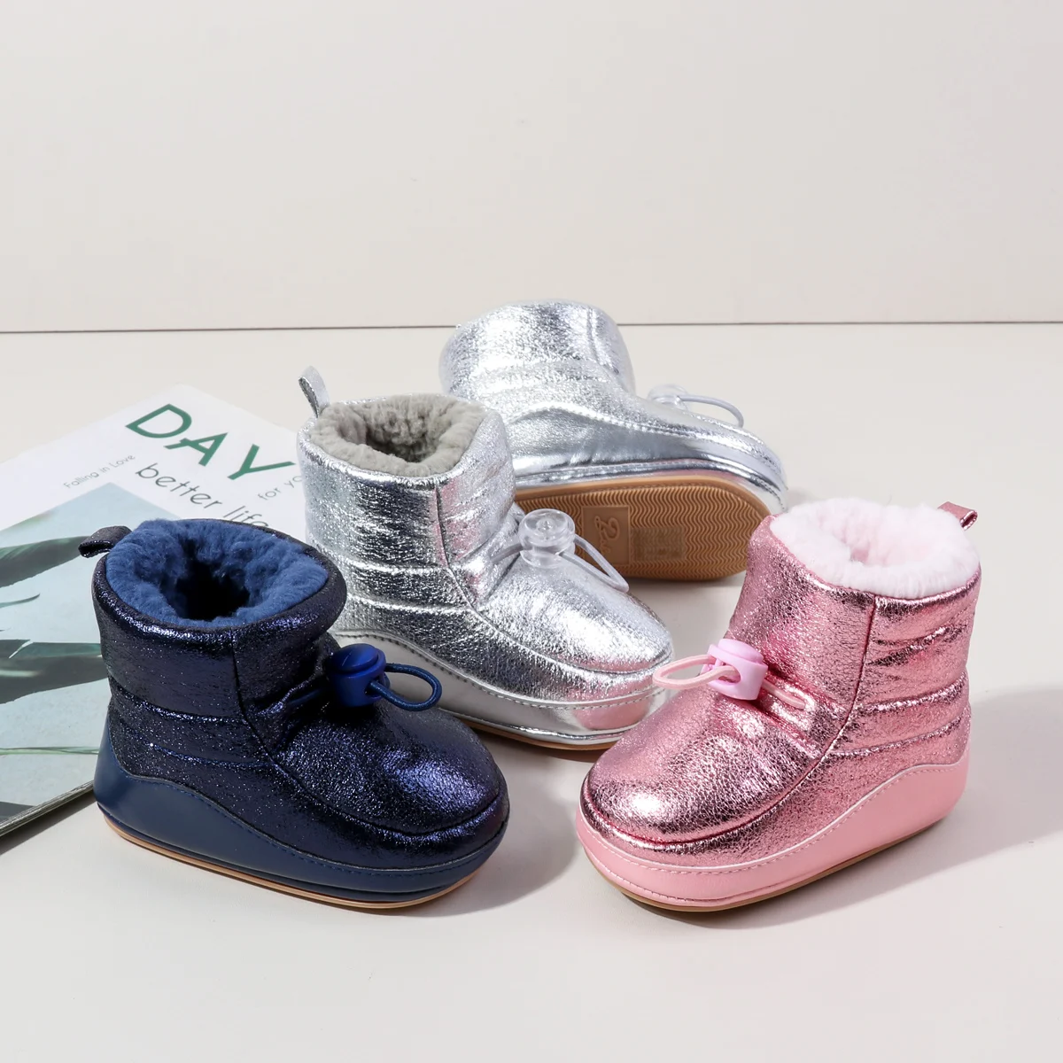 

2025 зимняя обувь для маленьких мальчиков и девочек, первая прогулочная обувь для малышей от 0 до 18 месяцев, модный дизайн, высококачественная кашемировая и мягкая TPR подошва