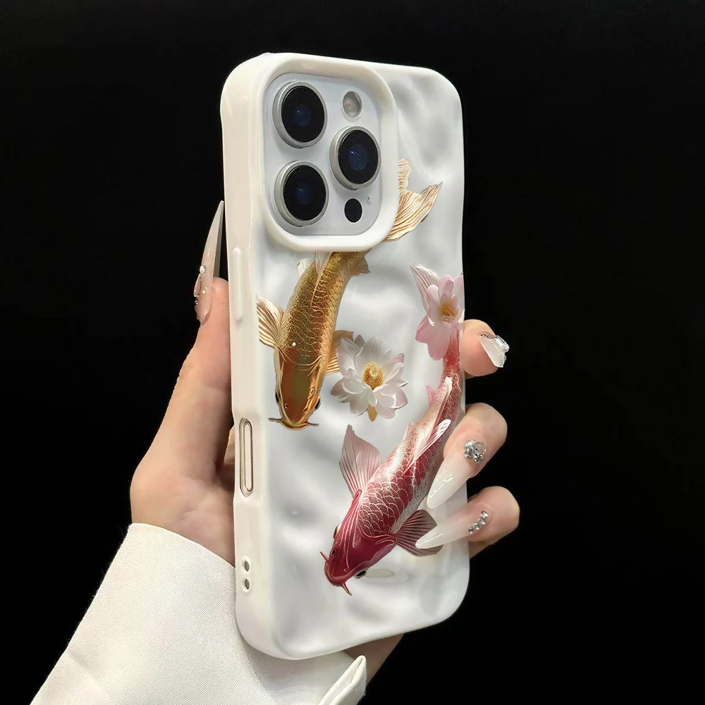 Luxuriöse Koi- und Lotus-Kollage-Handyhülle für iPhone 17 16 15 14 13 12 11 Pro Max 14 Plus 17 Air Falten-Wellen-Soft-Silikon-Cover – Detail 8