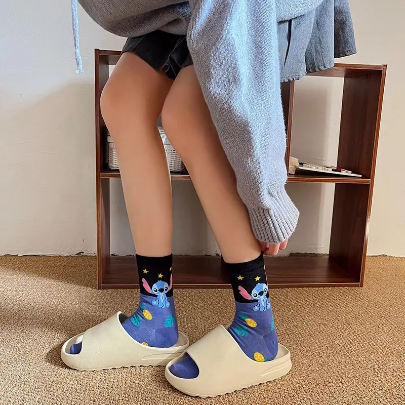 Calcetines de algodón de tubo largo para mujer, medias de tubo medio para primavera y otoño, nuevo estilo de punto de dibujos animados, regalo al por mayor