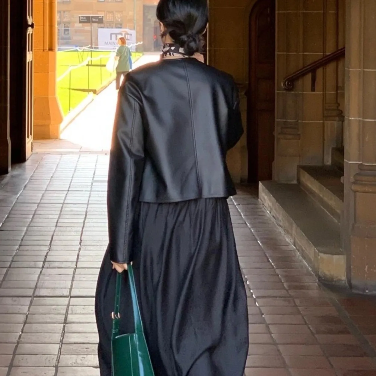 Women's Chic Loose Fit Faionable PU Leather Jaet Asymmetrical Slant Button Design Korean Sle Long Sve Biker Coat