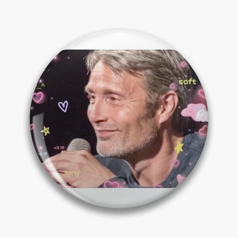 Mads Mikkelsen Hannibal Funny Meme Cannbal Eat The Rude Button Pin Hannibal, película de terror, broche, insignia, decoración de bolsa, colección de fanáticos, 58mm