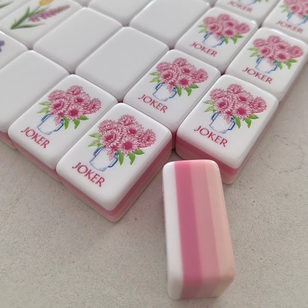 Luxury Engraved American Mahjong Set Acrylic Pink Mahjong Game Tiles Portable Travel Mah Jongg Sets for Adult Indoor Board Games