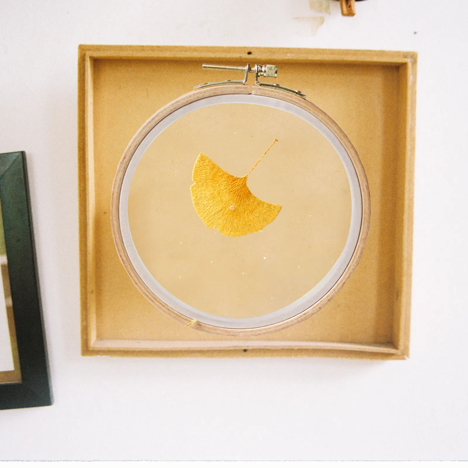 

Cute Yellow Floral Embroidery Ornaments DIY Kit Beginner Stitch Tool Needle Thread Home Decoration Craft Gift Family Friends