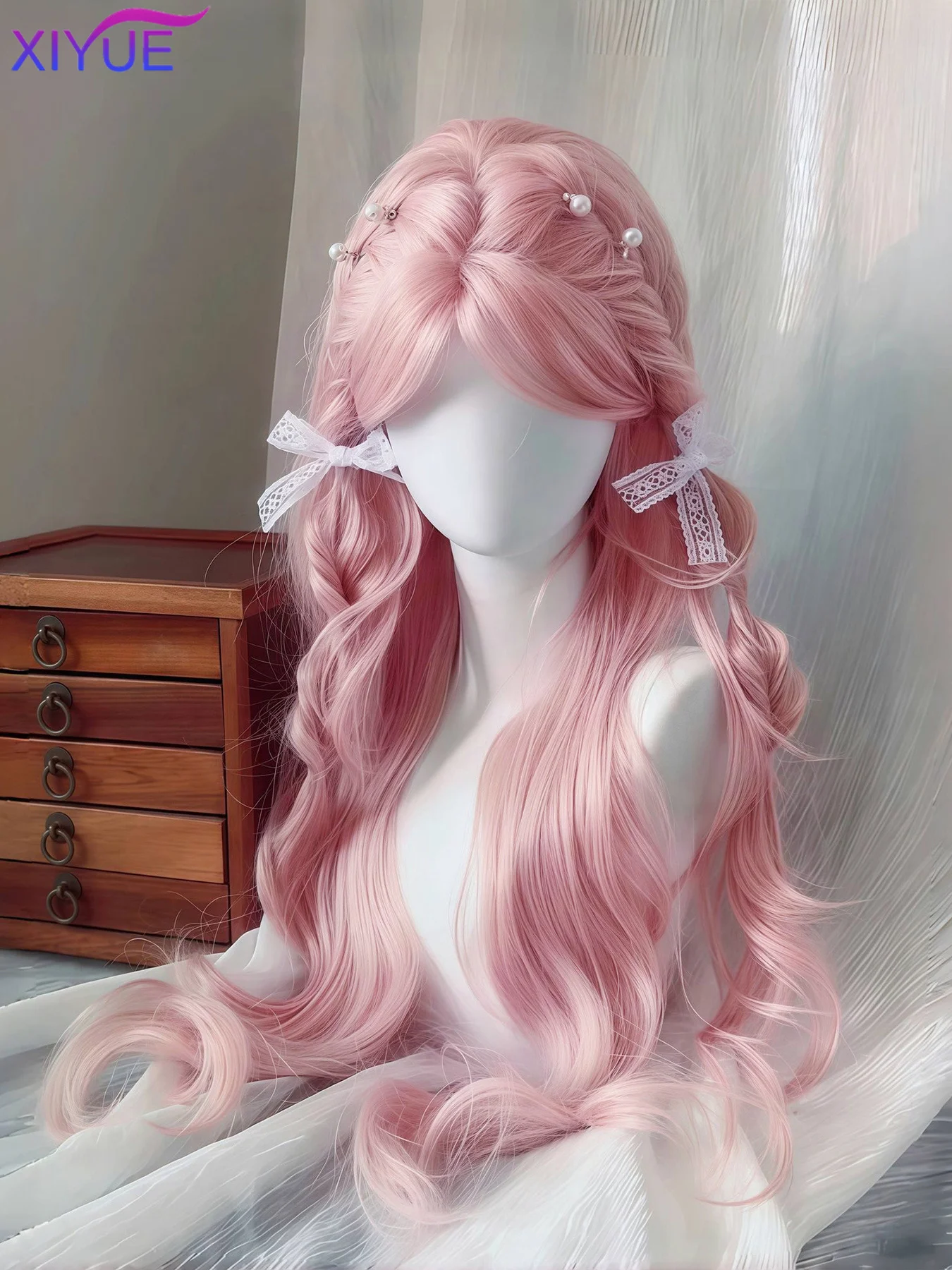 

XIYUE светло-розовые парики из синтетических волос, длинные волнистые парики из натуральных волос с челкой для женщин, парик Лолиты для косплея, термостойкий