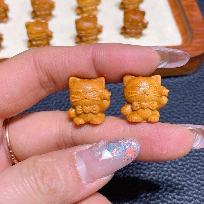 

Sandalwood Lucky Cat Accessories