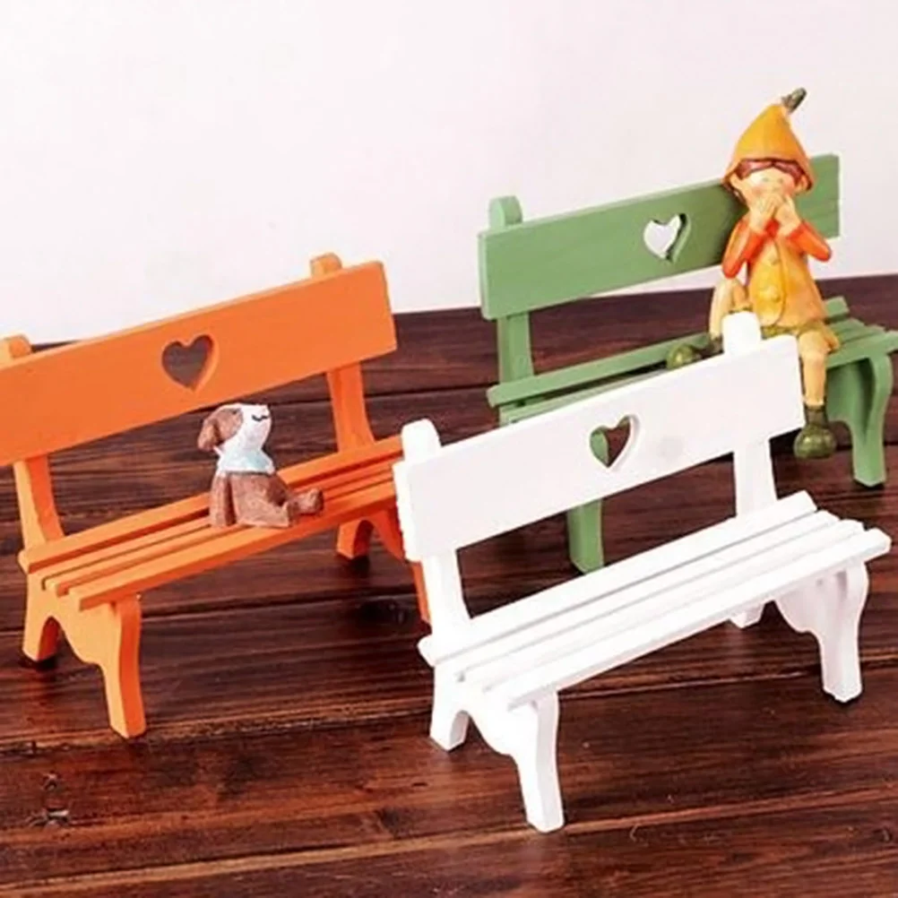 

Miniature Wooden Bench Lightweight Decorative Garden Bench House Landscape nament Hollow Heart Design