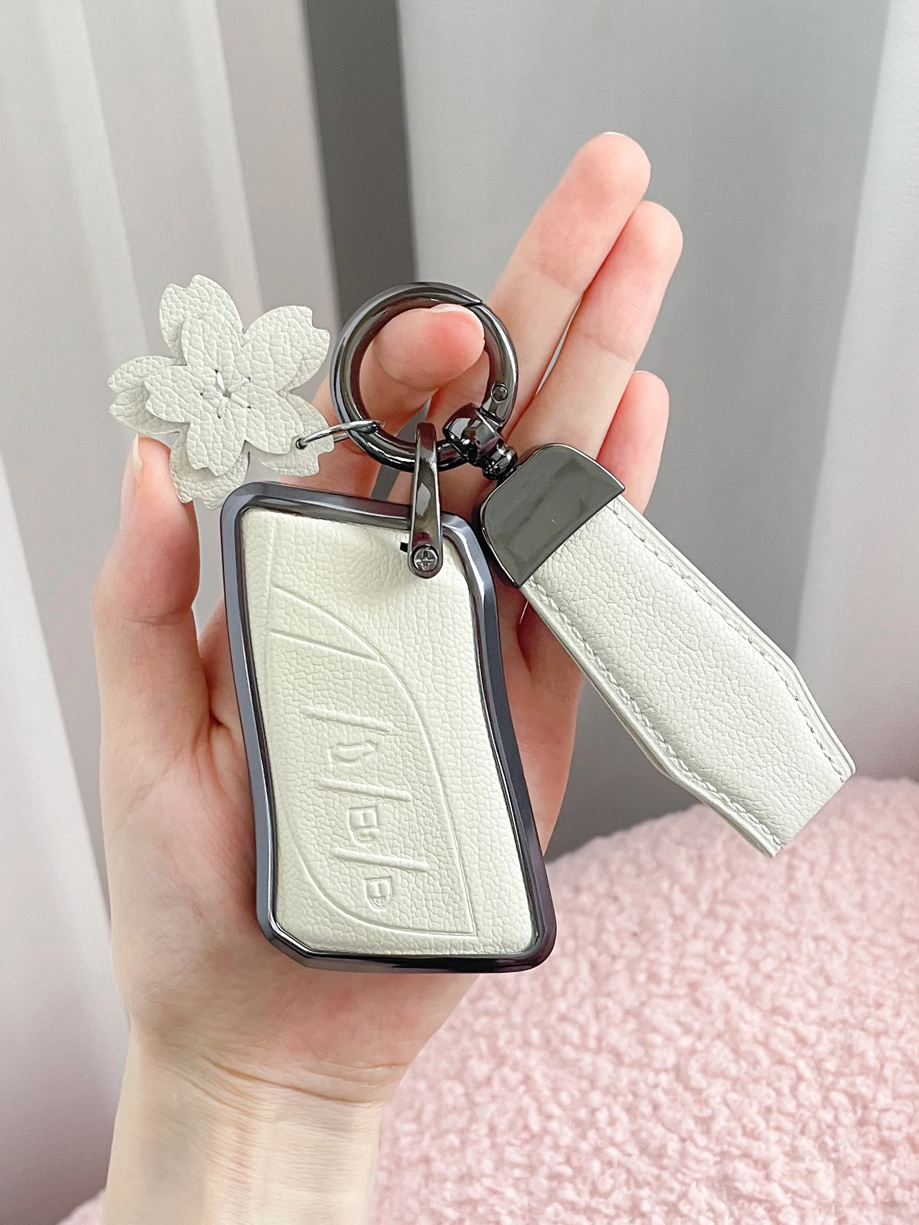 

Aluminum Alloy + Milk Tea Color Leather Car Remote Key Case Cover for ES200 RX300 NX200 NX350h ES300h UX260