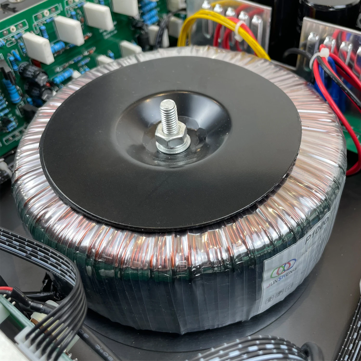 مضخم طاقة P7000SS احترافي عالي الجودة لأداء المسرح