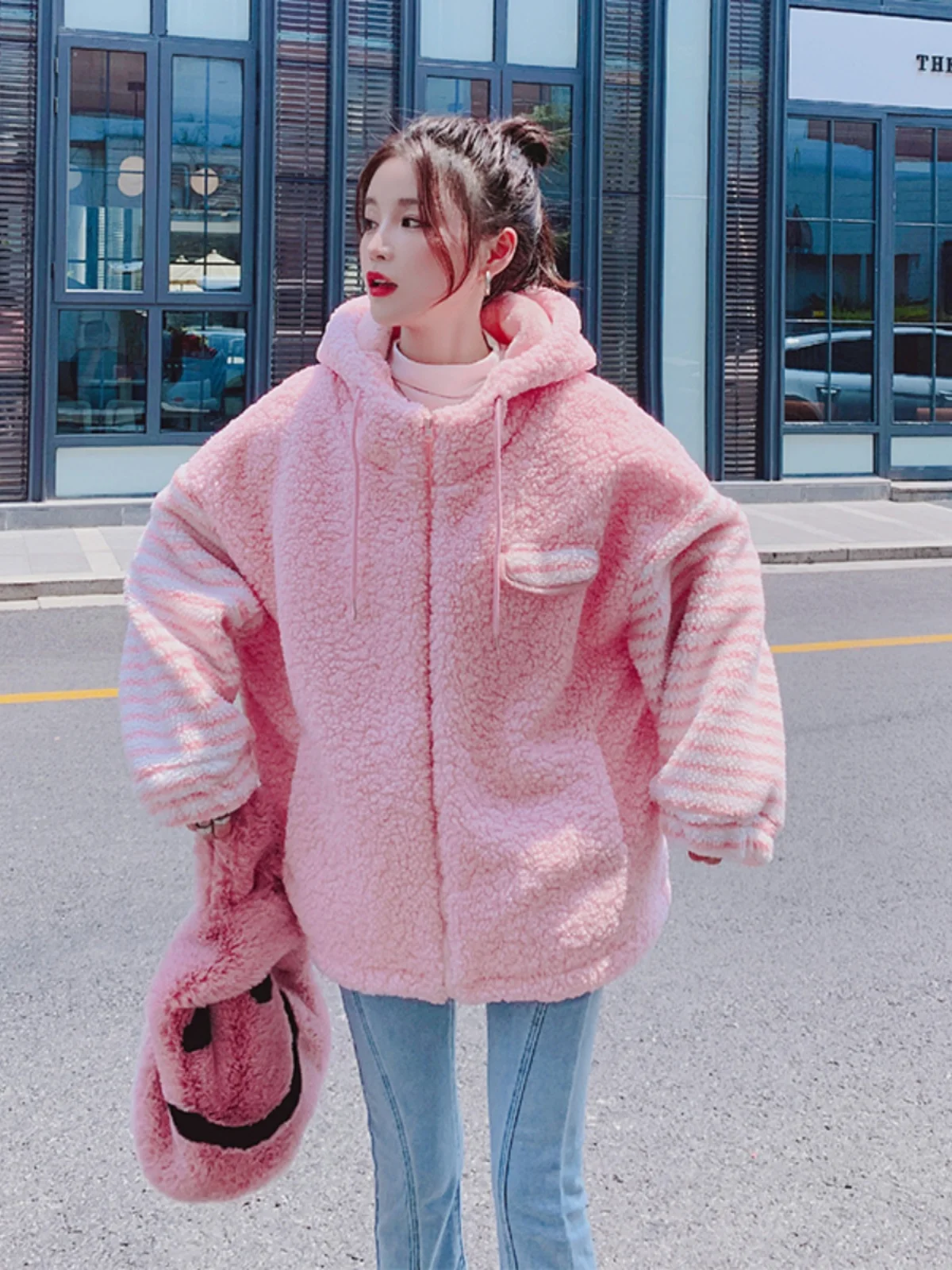 

Розовая полосатая куртка из овечьей шерсти с вставками, женская, утепленная, осенне-зимняя, новая модель, маленький размер, из овечьего бархата, с эффектом омоложения