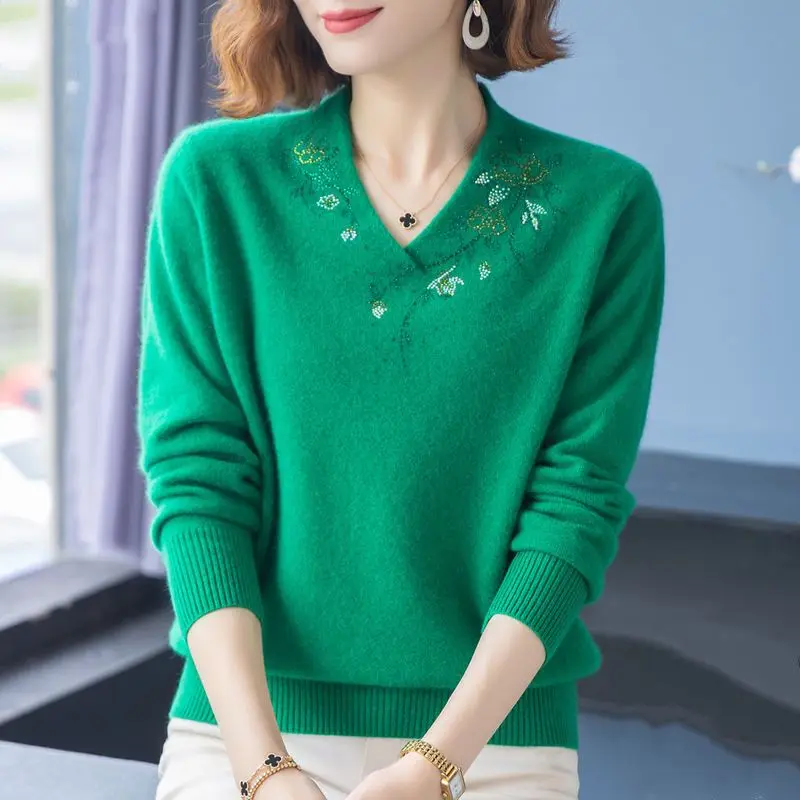 Elegant Fashion Diamonds Solid Color Sweaters Autumn Winter Women\'s Clothing All-match Short Casual V-Neck Knitted Pullovers