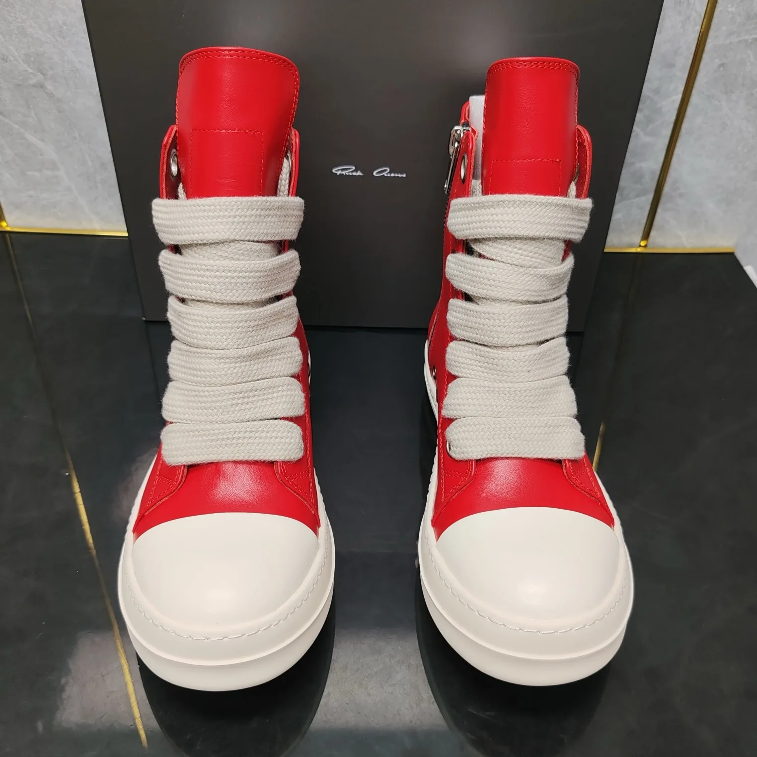 Round Owens leather Harajuku style high-top boots retro red lovers shoes with thick soles and non-slip shoes with zippers.