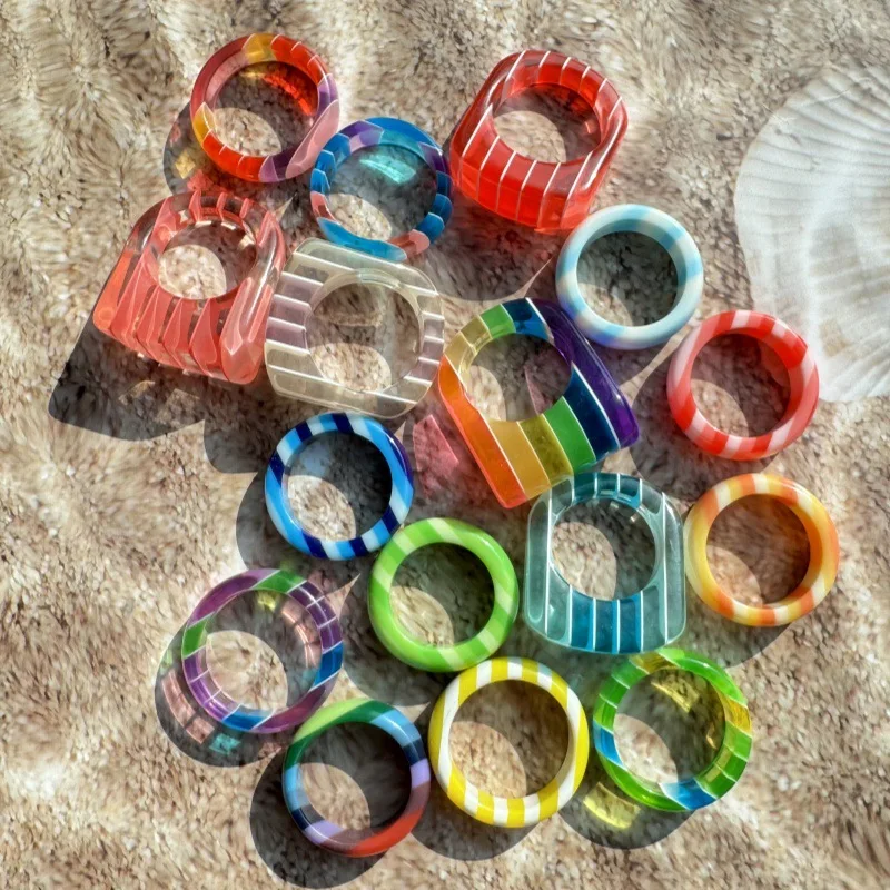 Niche design translucent striped ring for women