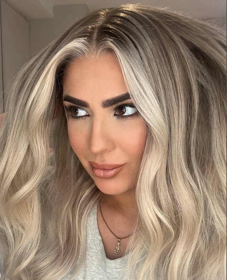 Perruque Lace Wig synthétique Body Wave sans colle à reflets cendrés, perruque Lace Wig pour femmes, Fiber résistante à la chaleur, utilisation quotidienne