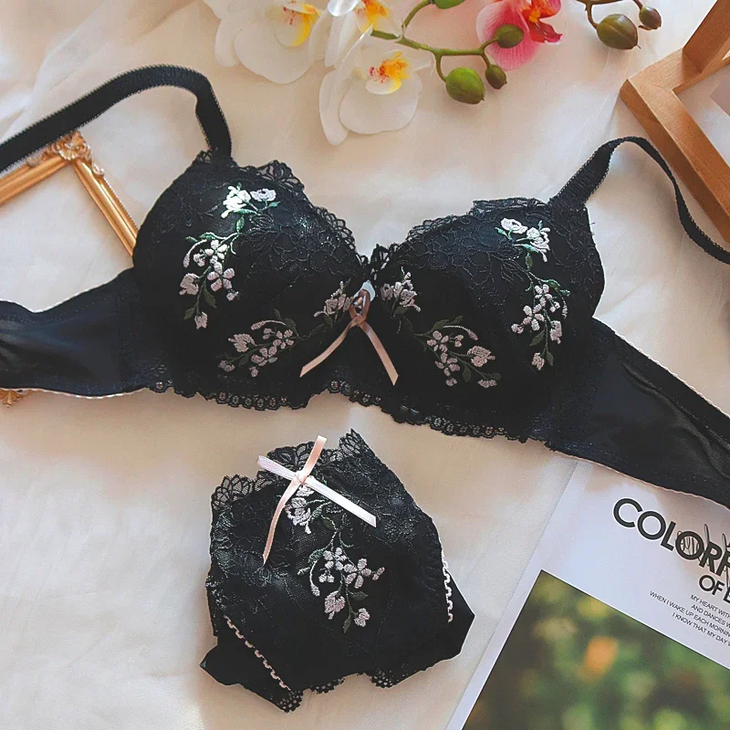 bridal-floral-embroidery-lace-women-lingerie-set-thin-round-home-with-steel-ring-bra-underpants-suit