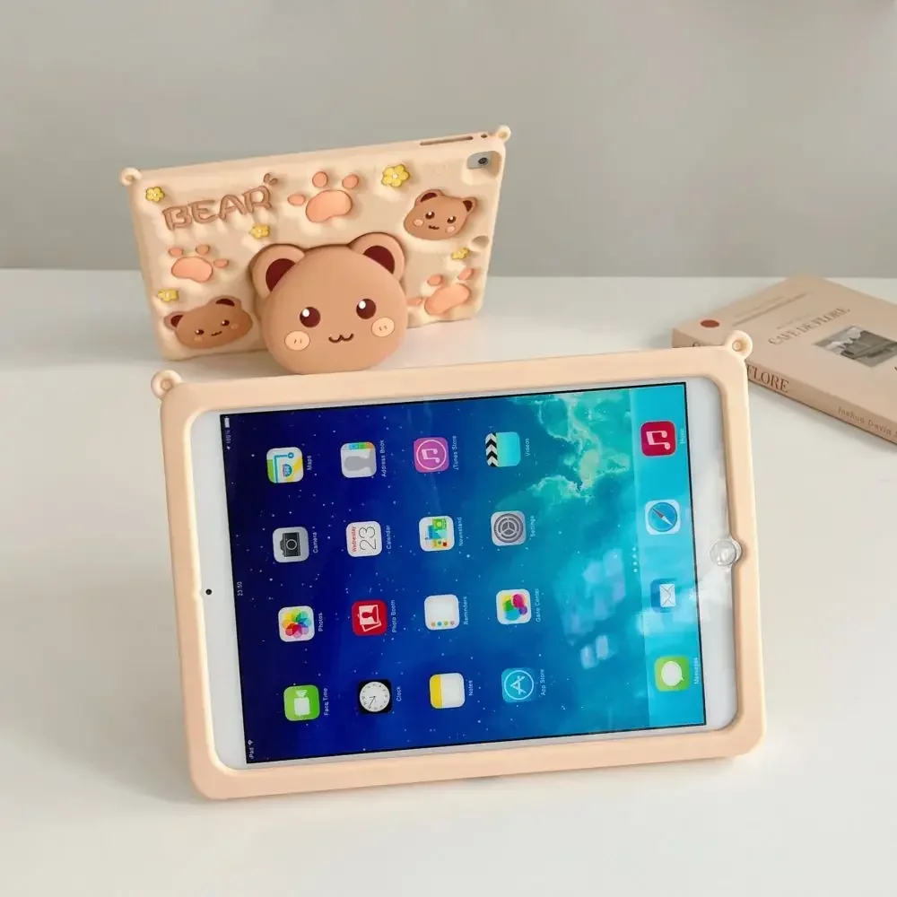 Etui dla dzieci do Samsung Galaxy Tab A 8.0 T290 A7 Lite 8.7 T220 A8 10.5 X200 S6 lite 10.4 P610 A9 X110 A9+ 11 X210 z podstawką Bear Stand — zdjęcie produktu 4