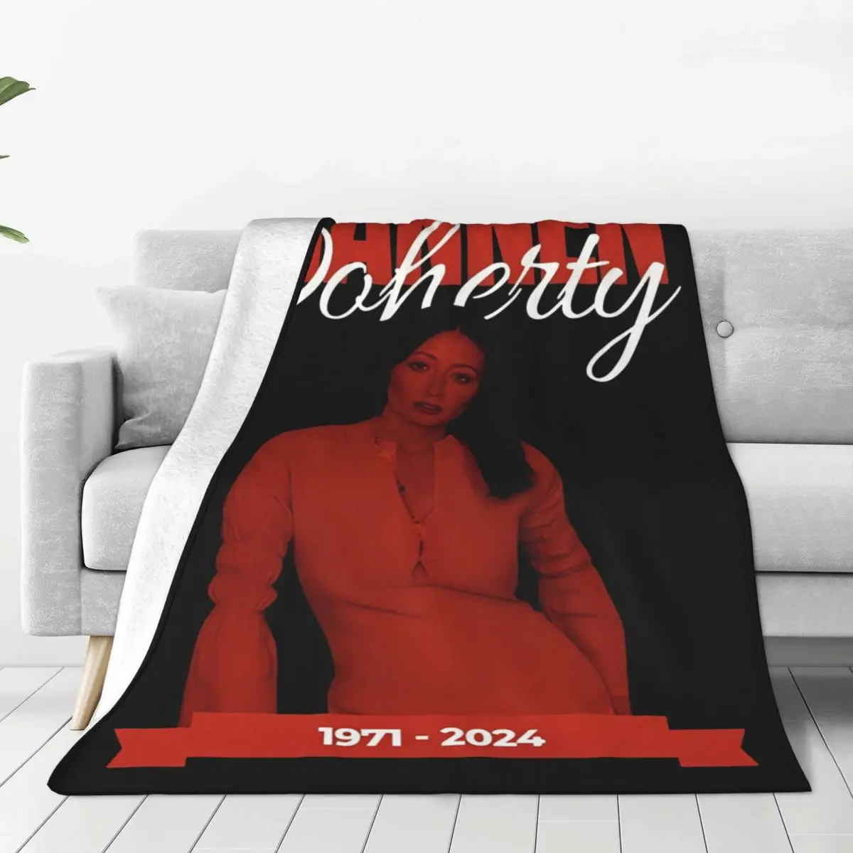 Shannen Doherty Retro Style Blanket Fleece Printed 80s 90s Actress Cozy Ultra-Soft Throw Blanket Bedding Bedroom Bedding Throws