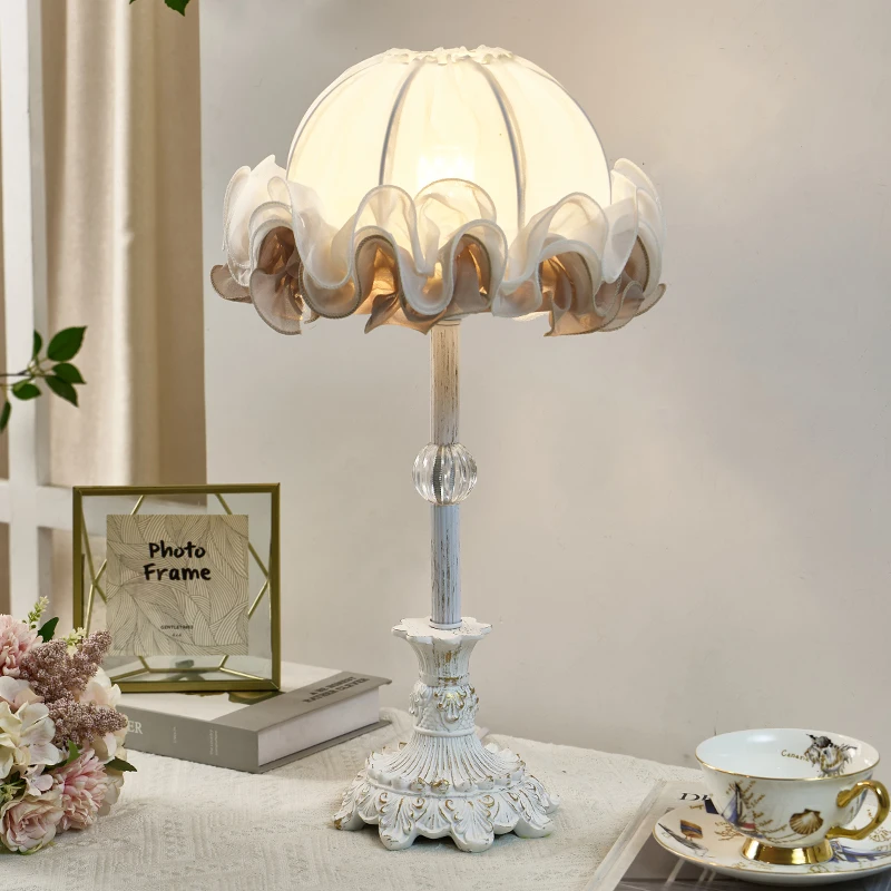 

European Retro Table Lamps Bedroom Bedside Living Room Study Cafe French Pastoral Style Romantic Creative Decorative Desk Lights