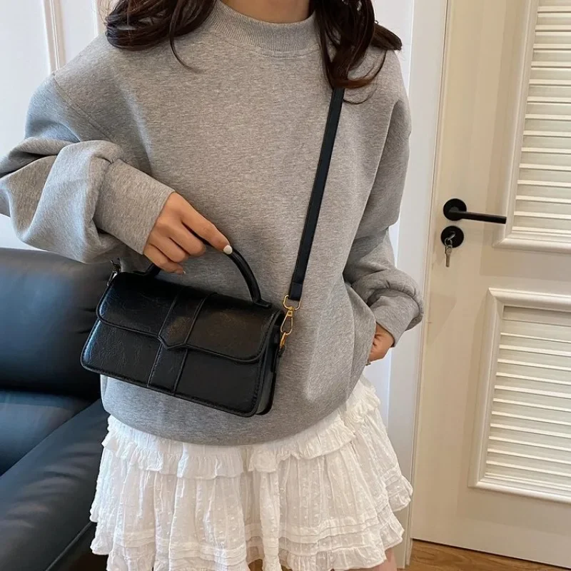 Minimalist Designer Diaper Bags For Women Simple Elegant Leather Crossbody Bag Vintage Trendy Luxury Commuter