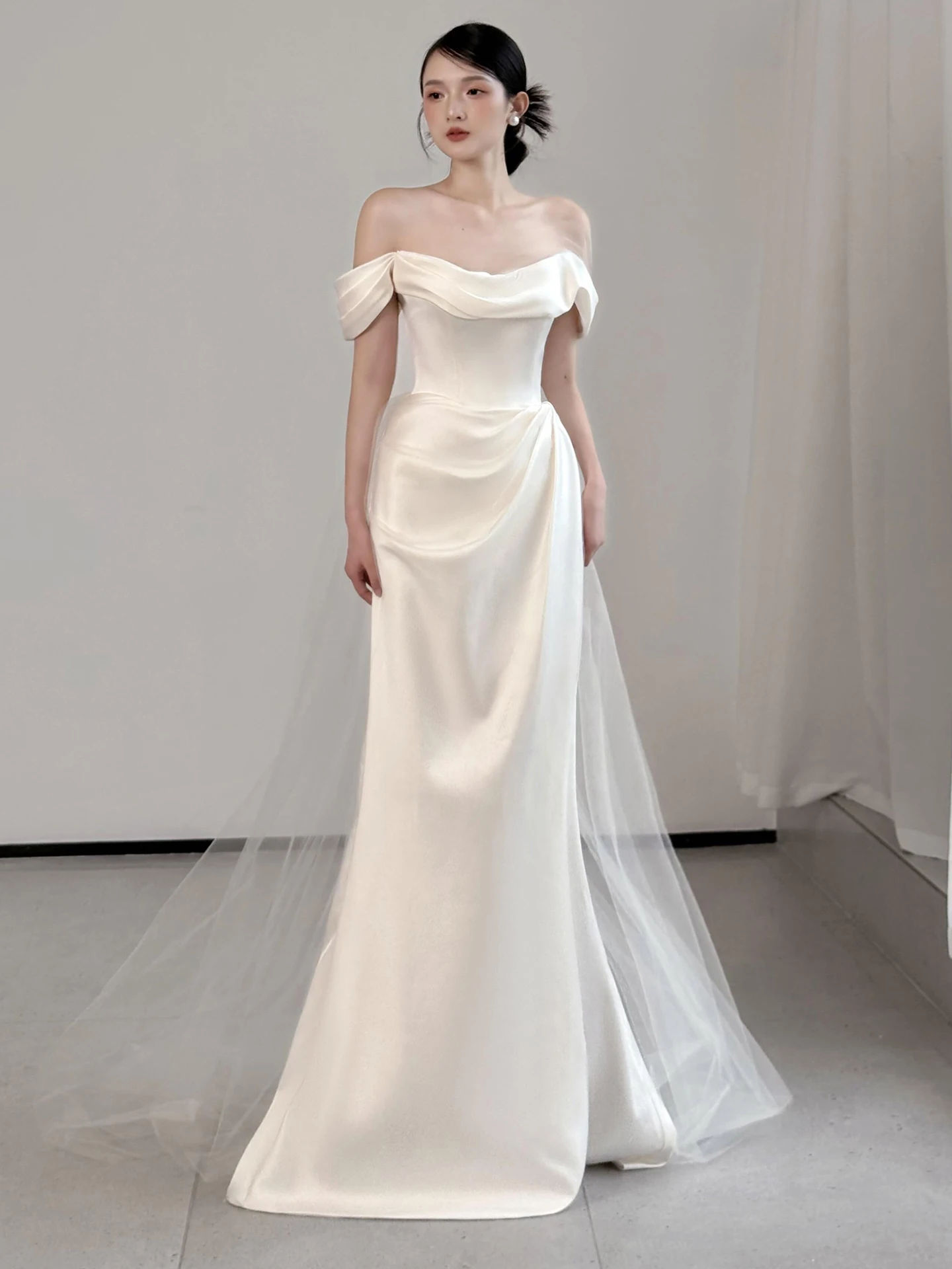 

Элегантное атласное свадебное платье на одно плечо, белое, простое, но шикарное, для помолвки и встречи гостей