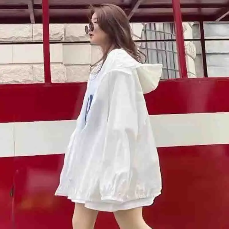 2025 Summer New Fashion Women Breathable Thin Style Sunscreen Jacket Female Long Sleeved Loose Fit Sunscreen Clothing Tops Coat