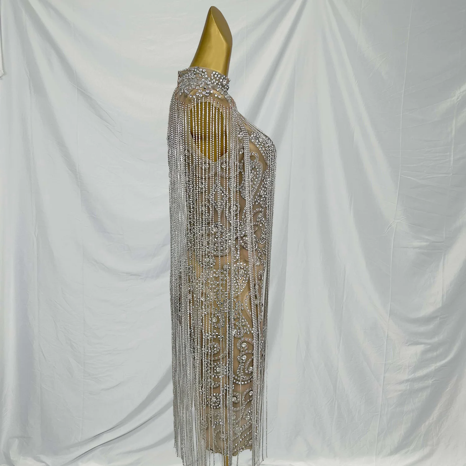 Sukienka Yulian z błyszczącymi cyrkoniami i frędzlami, seksowna, z siateczki, krótka, idealna na wieczór, studniówkę, urodziny, występ sceniczny.