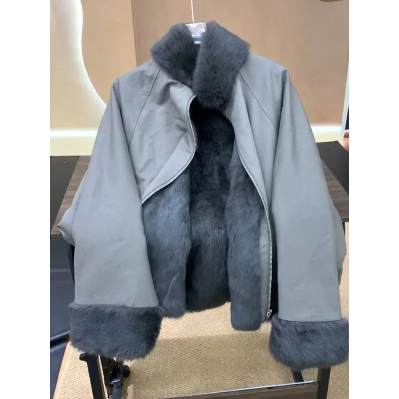 A Super Good-looking Grey Patchwork Mid-length Lambskin,fleece and Thickened Fur Coat New Women's Clothing for Autumn and Winter