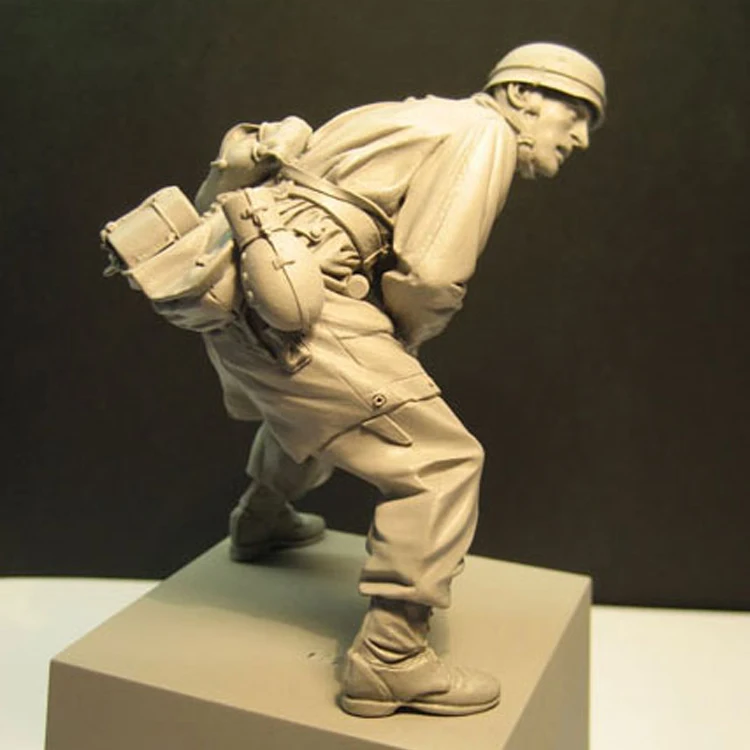 1 / 16 Resin Figure  Man Model Normandy War Paratrooper White Model Manual Military