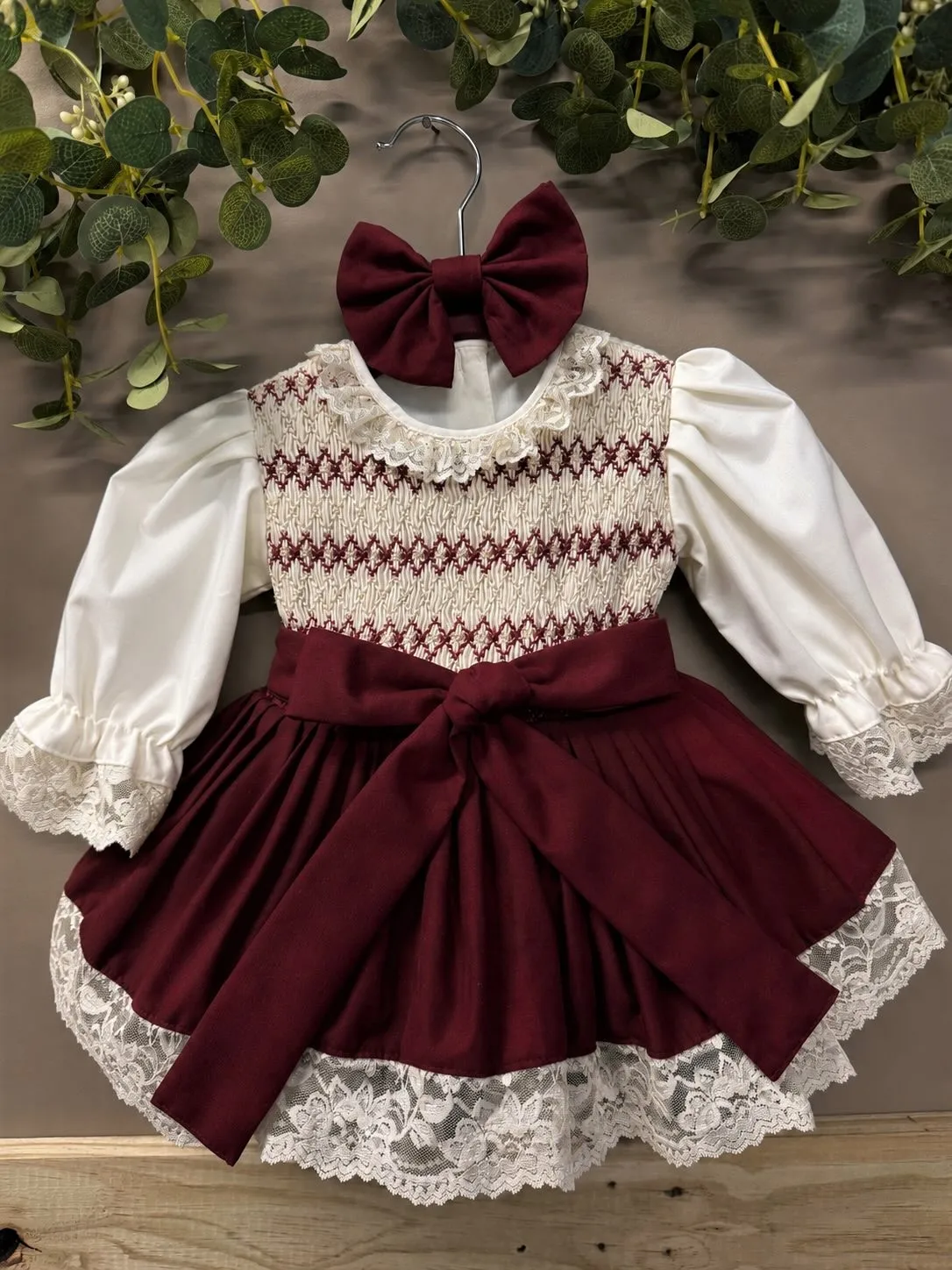 0-5Y Autumn Baby Girl Handmade Embroidered Lace Red Smocked Dress With Bow For Casual Party Birthday Wedding Photography