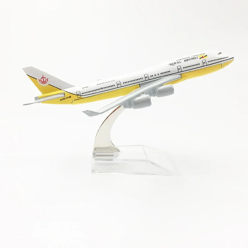 Display Model 747 Alloy Metal Aircraft Model Royal Brunei Airlines B747 With Aircraft Stand 16cm 1:400 Scale Aeroplane Model Pla