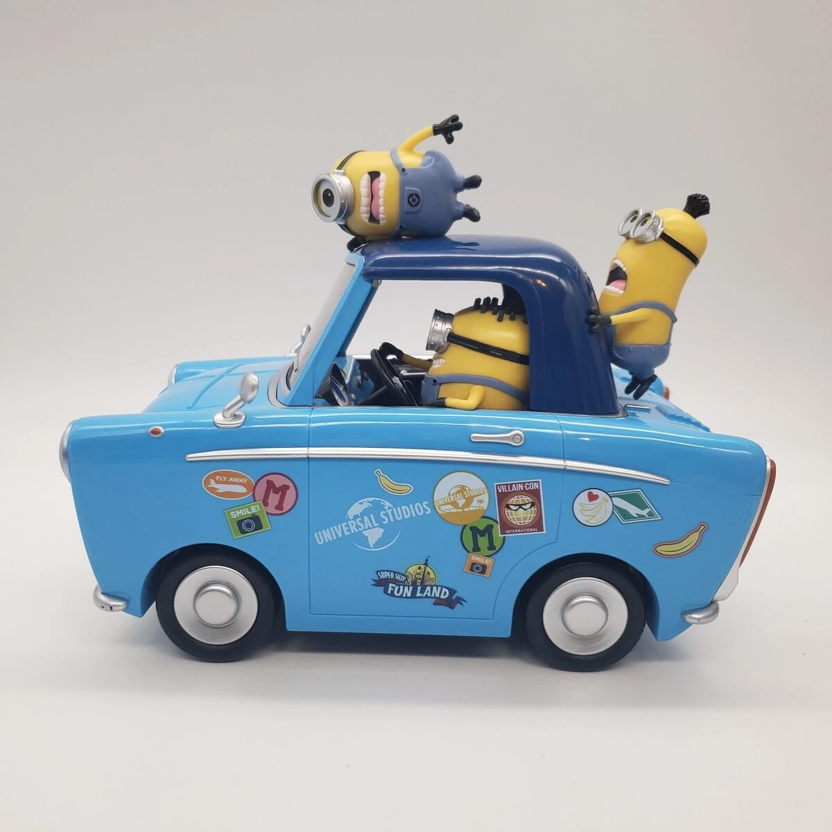 Universal Beijing Resort Bob, Kevin & Stuart Popcorn Bucket, Blue Car Shaped Storage Ornament, Souvenir, Kids Toy & Gift