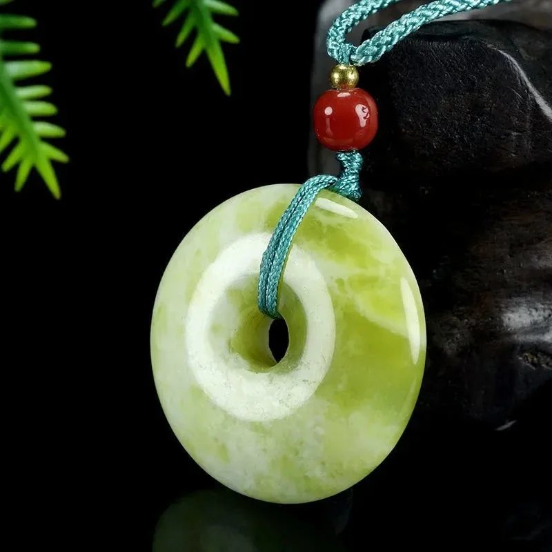 

Natural Green White Hand Carved Safety Clasp Jade Pendant Fashion Boutique Men and Women's Lantian Jade Necklace Pendant