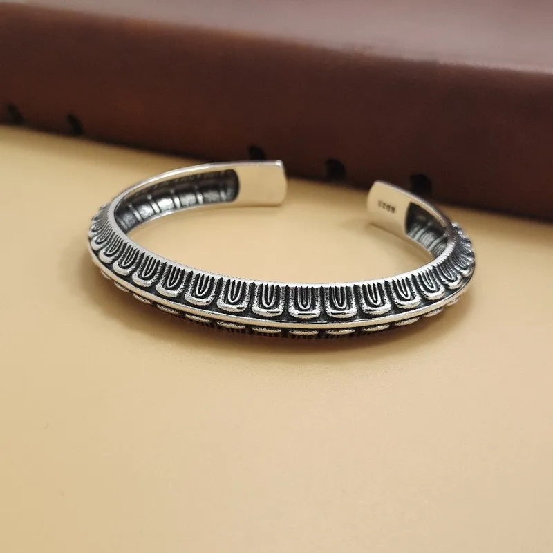 S925 Sterling Silver Geometric Bracelet With A Smooth Quadrilateral Surface And Elegant Pattern, Accessory