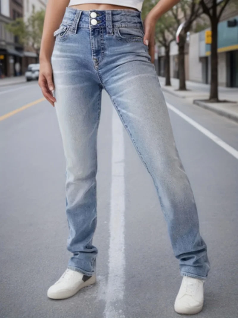 Die Straight-Fit-Jeans für Damen verfügt über ein stilvolles, schlankmachendes Design mit einer eng anliegen Hüfttasche, einschließlich Knopftaschen, perfekt für den Alltag