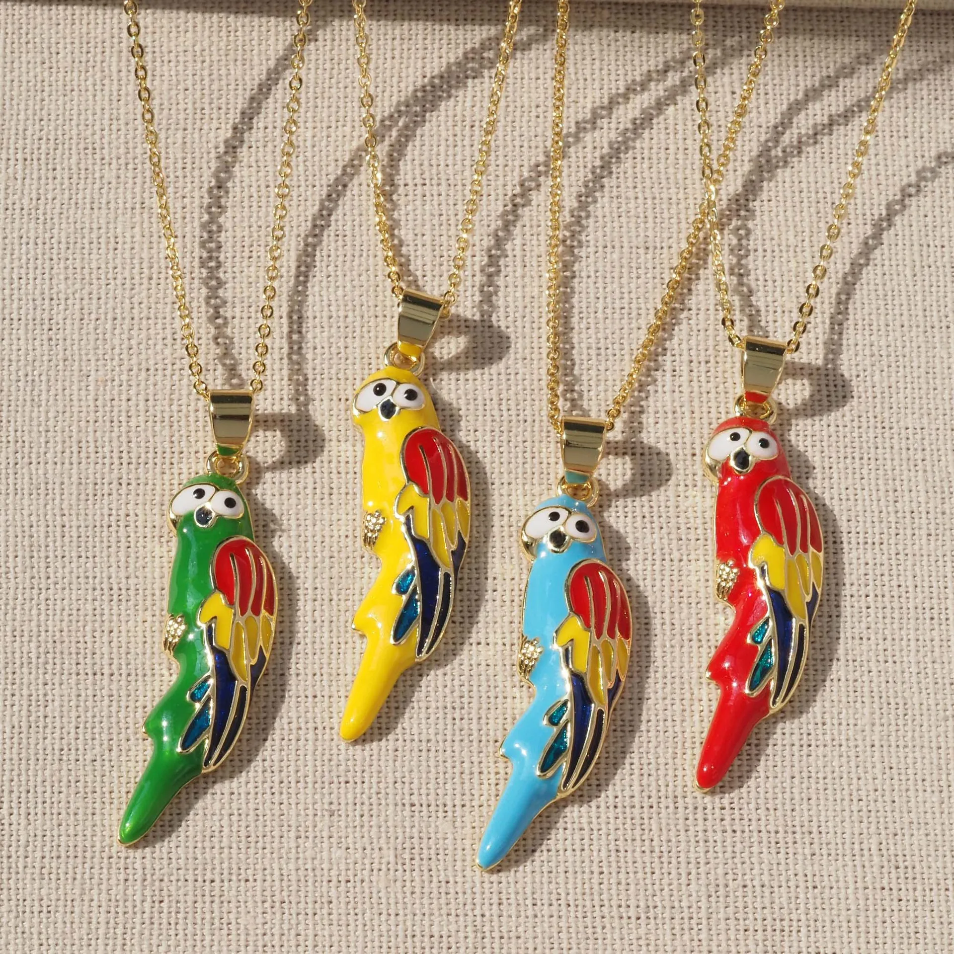 

4Pcs/Fashion Colorful Enamel parrot Pendant Necklace for Women Men Copper Chain Bird Jewelry Accessories Gifts