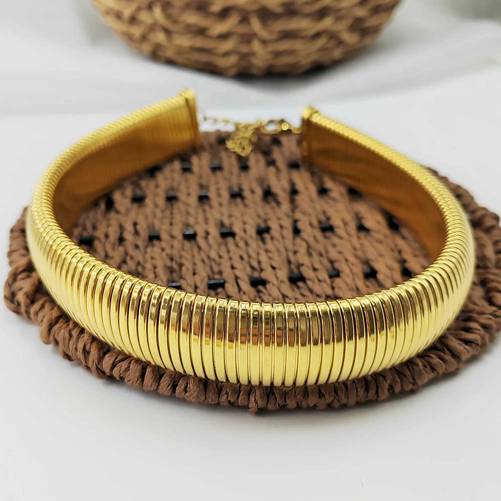 Punk Elastic Snake Bone Choke Circle Women\'s Fashion New Gothic Hip Hop Stainless Steel Chain Collar Necklace Party Gift Jewelry