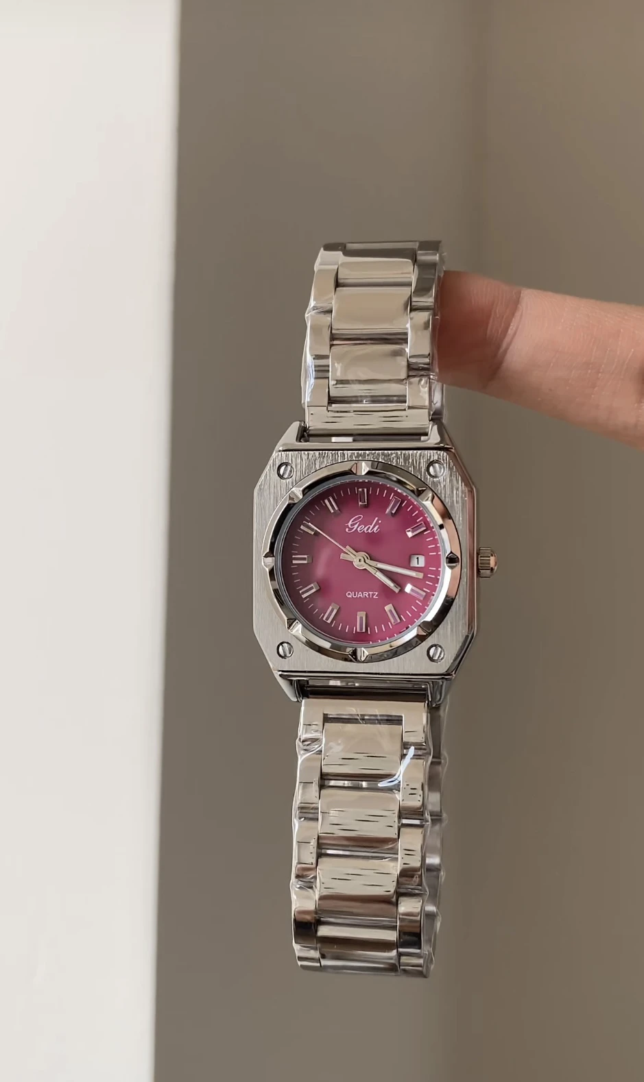 

Elegant women's watch square steel strap watch with raspberry red calendar light luxury highend fashion temperament female gift