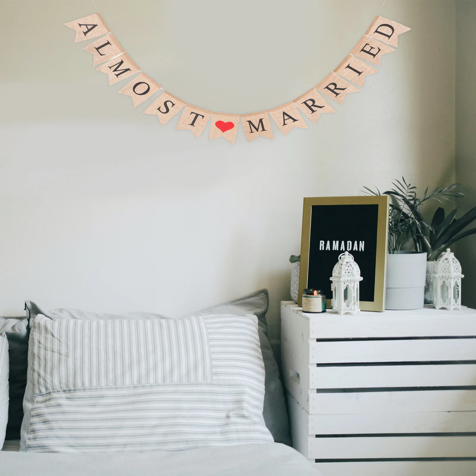 

1Pcs Wedding Banner Linen Material Swallowtail Hanging Decoration for Wedding Ceremonies Engagement Photo Props