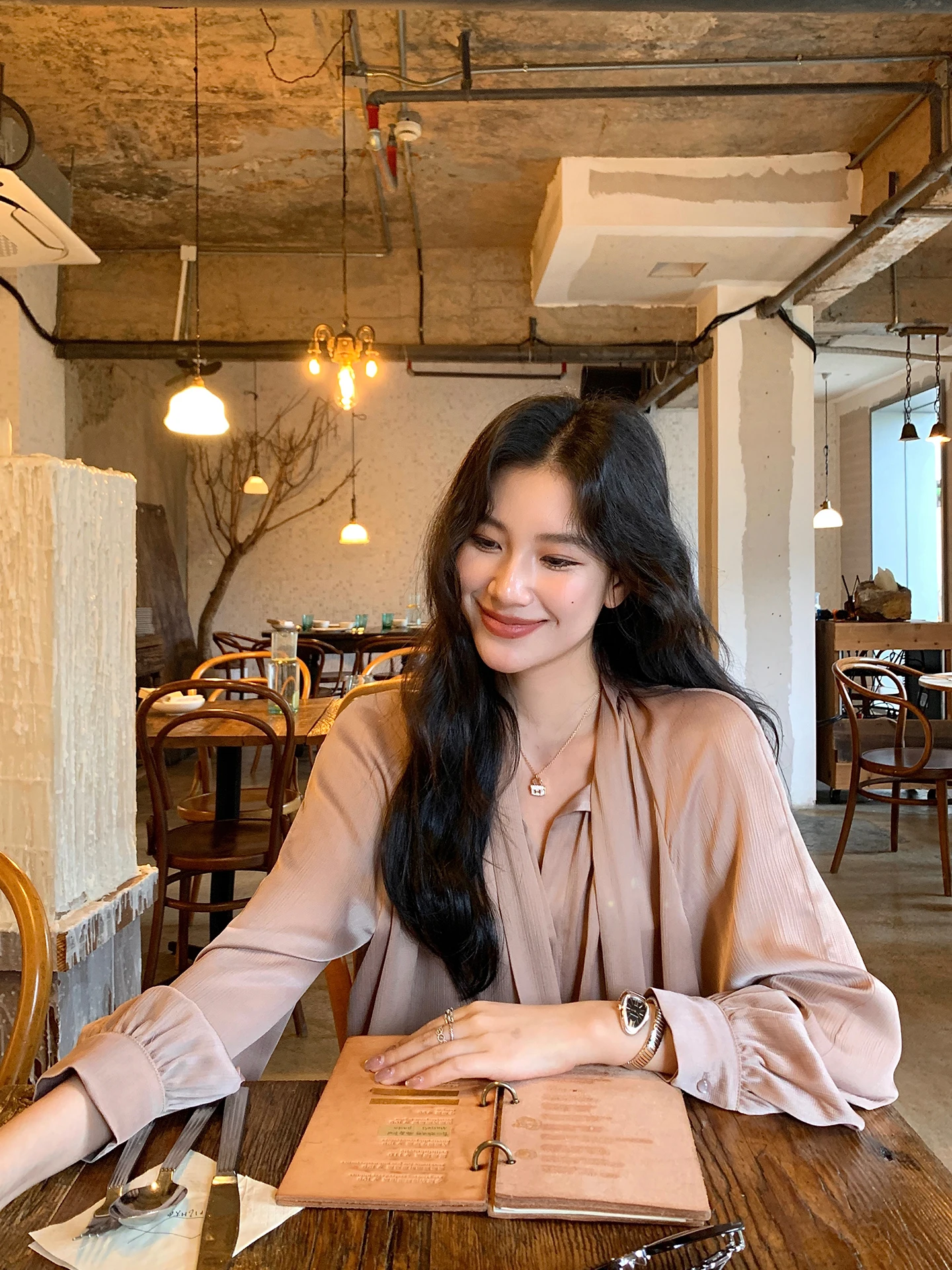 

DaqianwithU Women's Long Sve irt Glimmering Dra Texture Loose Top with Sa Casual Sle Polyester Fiber Spring 2026