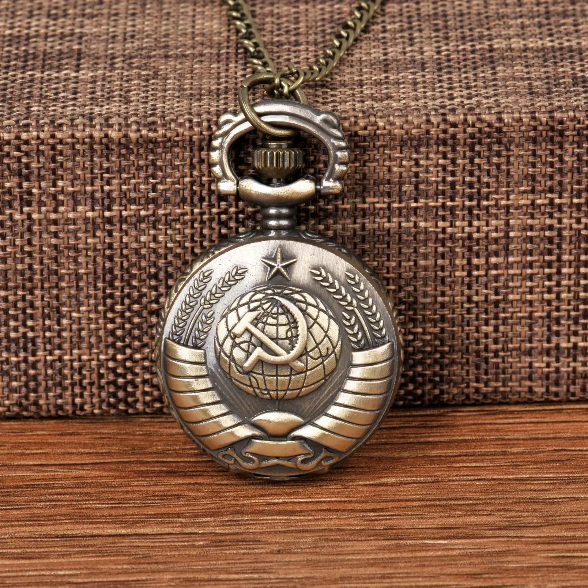 Vintage USSR Soviet Badges Sickle Hammer Pocket Watch Necklace Bronze Pendant Chain Quartz Clock Fashion Emblem Women Men Gift