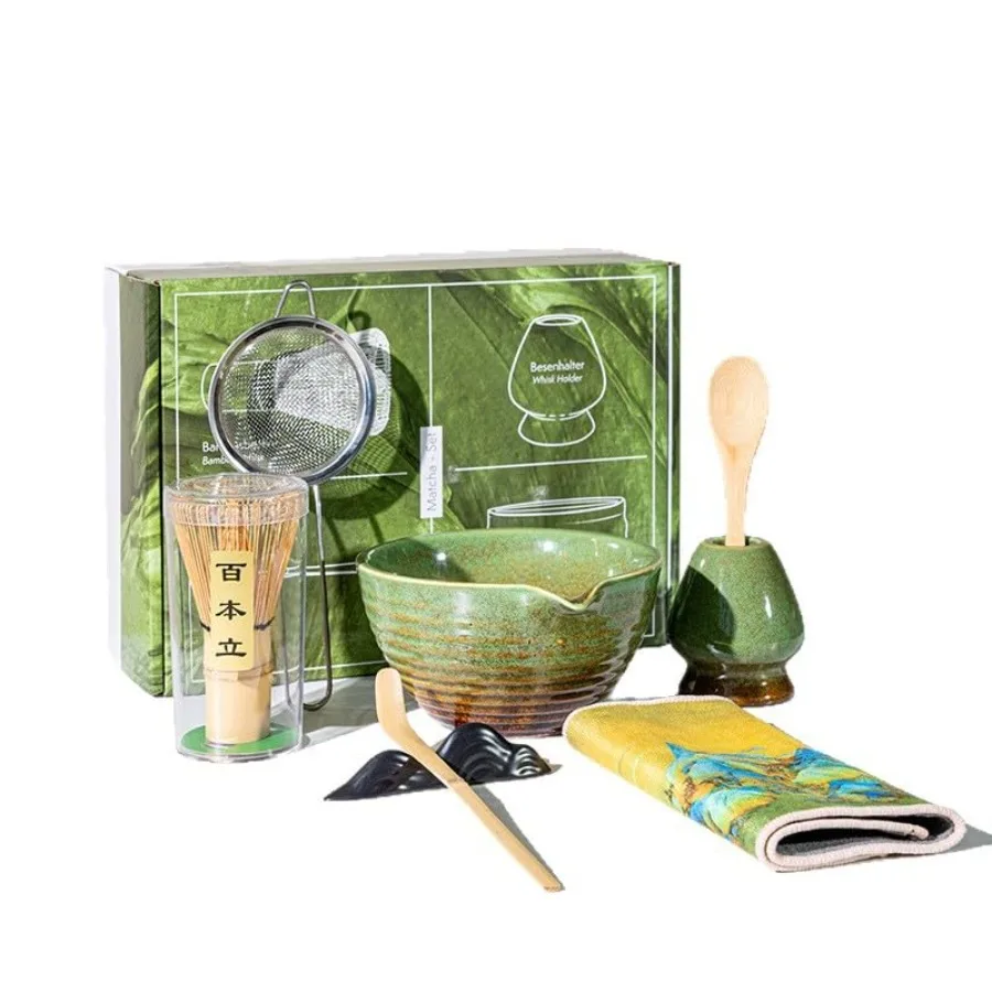 

Японский набор для чайной церемонии с керамической чашей, бамбуковой венчиком, ложкой, ситечком для чая, подставкой и полотенцем в подарочной коробке, зеленый, 10 предметов.