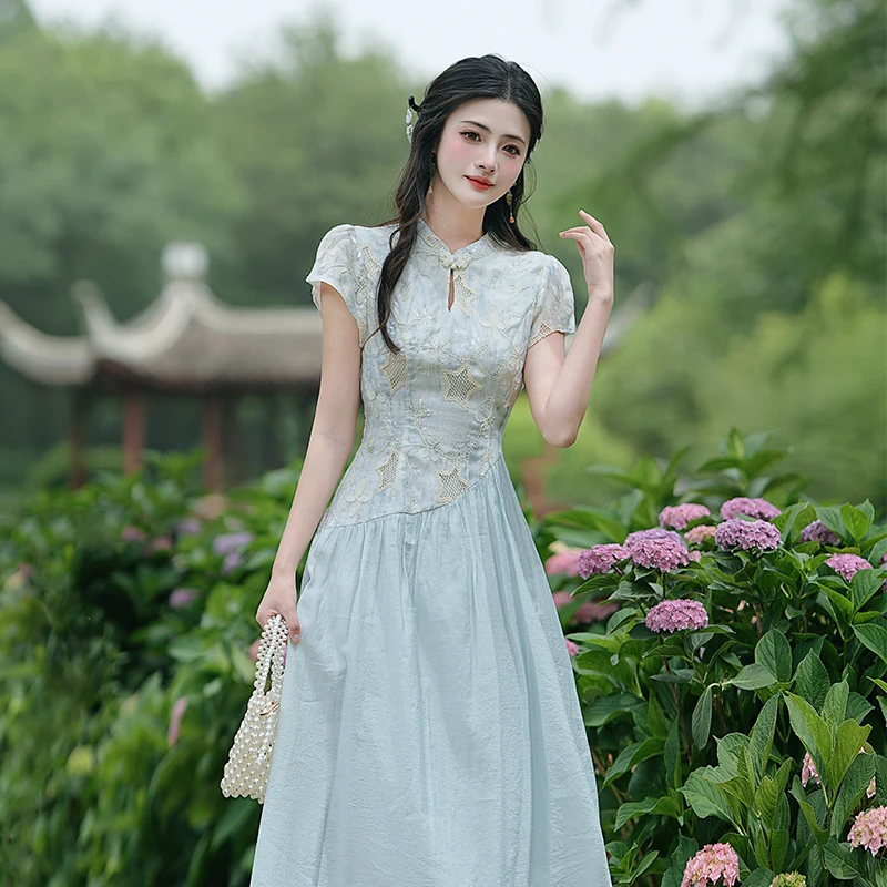 

Потрясающее новое китайское синее ципао для молодых женщин, летнее, элегантное, маленького размера, для повседневной носки, А-силуэт, из полиэфирного волокна