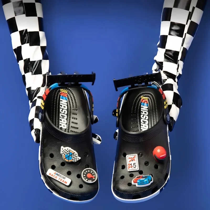 

New Cute Cartoon Hole Sandals Race Car Slippers Boys Beach Casual Shoes Breathable Jelly Garden Hollow-Out Eva Beach Shoes