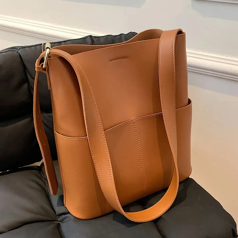 

Fashionable 2026 Women's Leather Shoulder Bucket Bags Handbags Winter Fall Autumn Femme Design Casual Sac De Luxe Femme Vintage