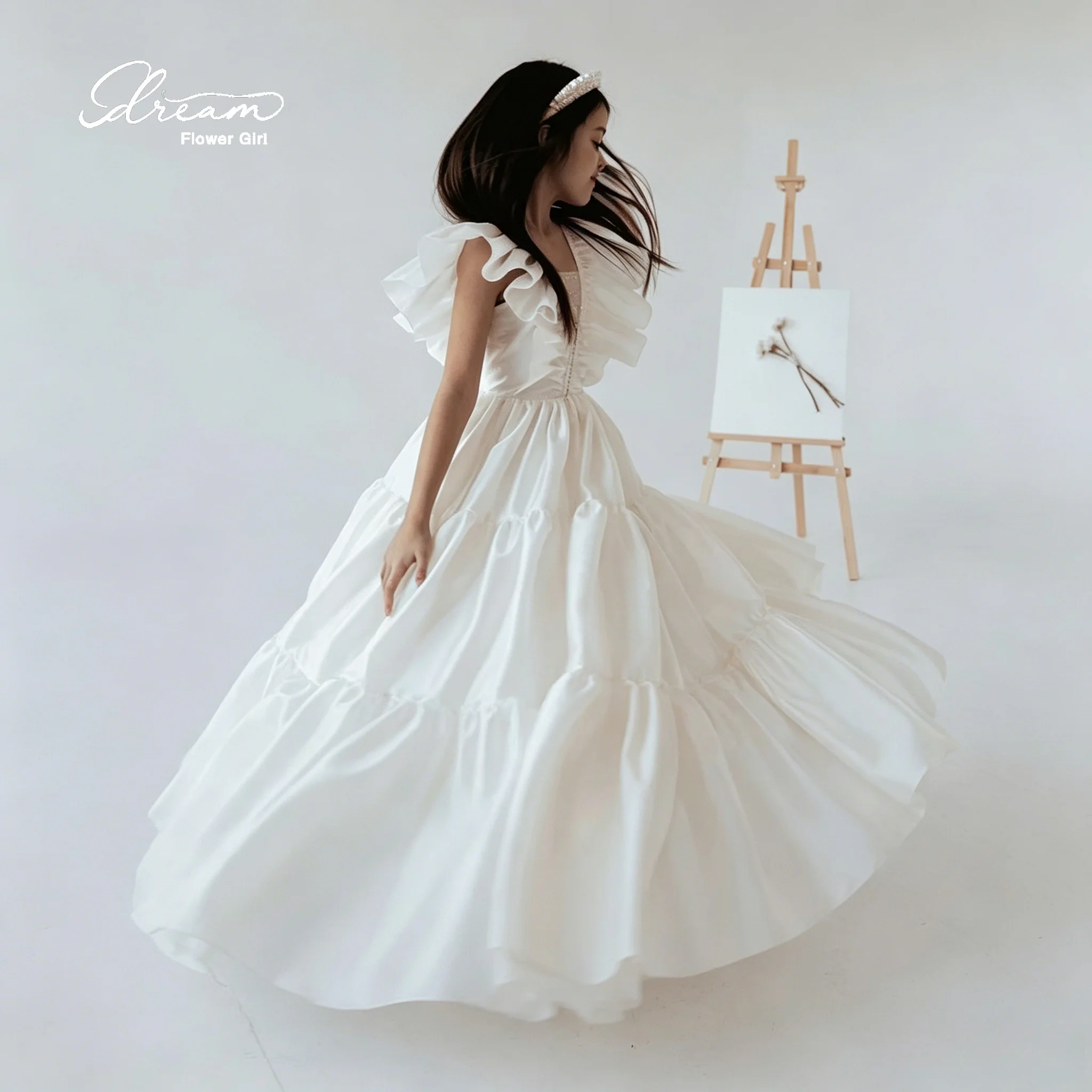 Simple white V-neck backless batwing sleeve A-line pleated long evening dress