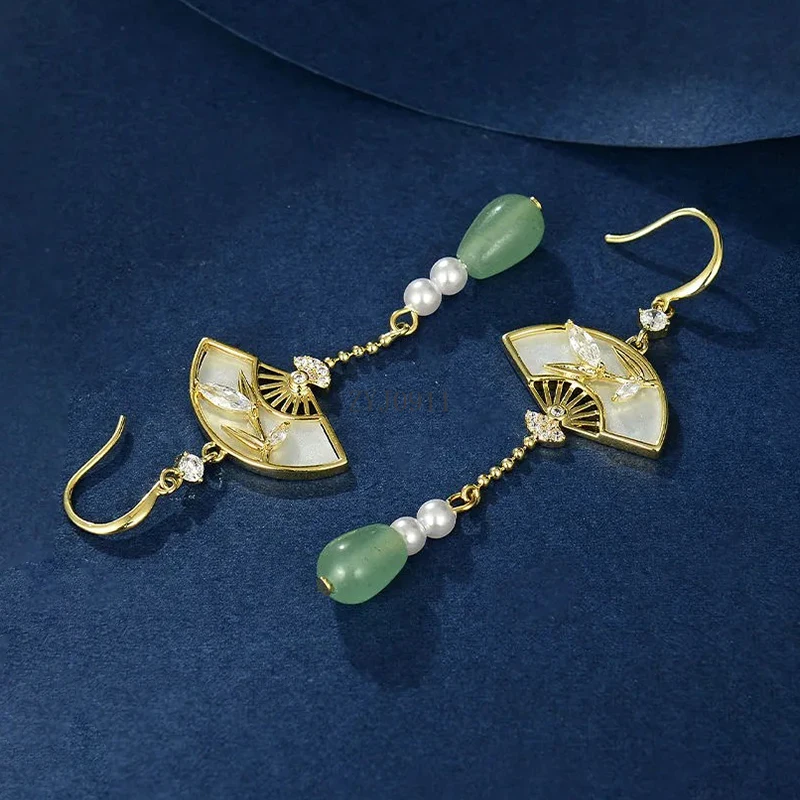 Nuevos pendientes chinos con abanico plegable, pendientes con flecos largos de alta gama, pendientes antiguos.